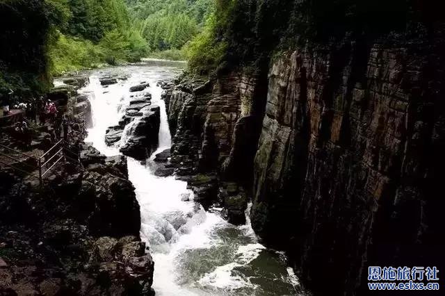 山寨秋意正浓时到湖北恩施旅游，看那清江美如染